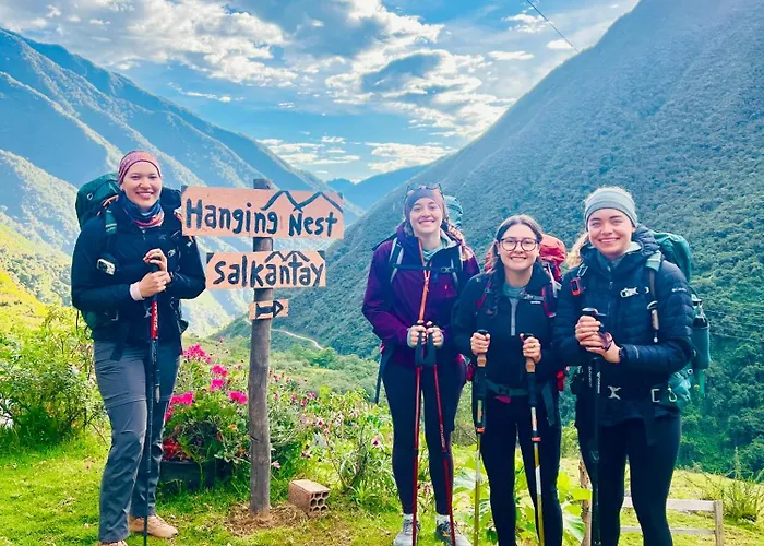Hanging Nest Salkantay * Colpapampa